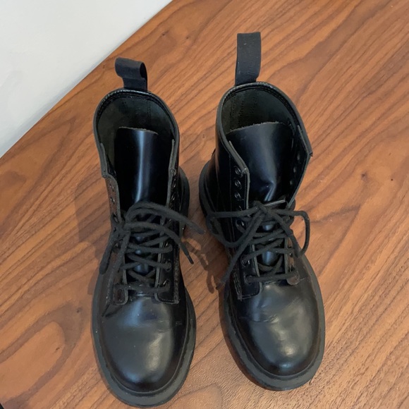 Doc Martens black combat boots - Picture 2 of 5